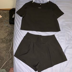 👑SMALL TWO PIECE CROP TOP AND SHORTS